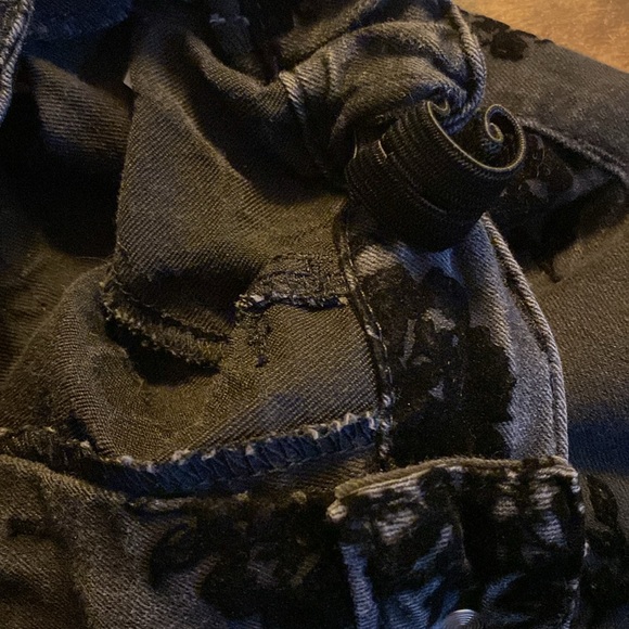 Girls black jeggings with black flowered flocking - Picture 8 of 13